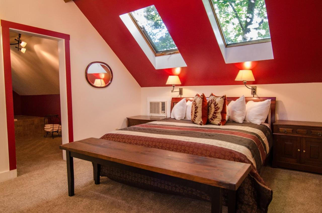 Heart Of The Village Bed & Breakfast In Shelburne Vt Phòng bức ảnh
