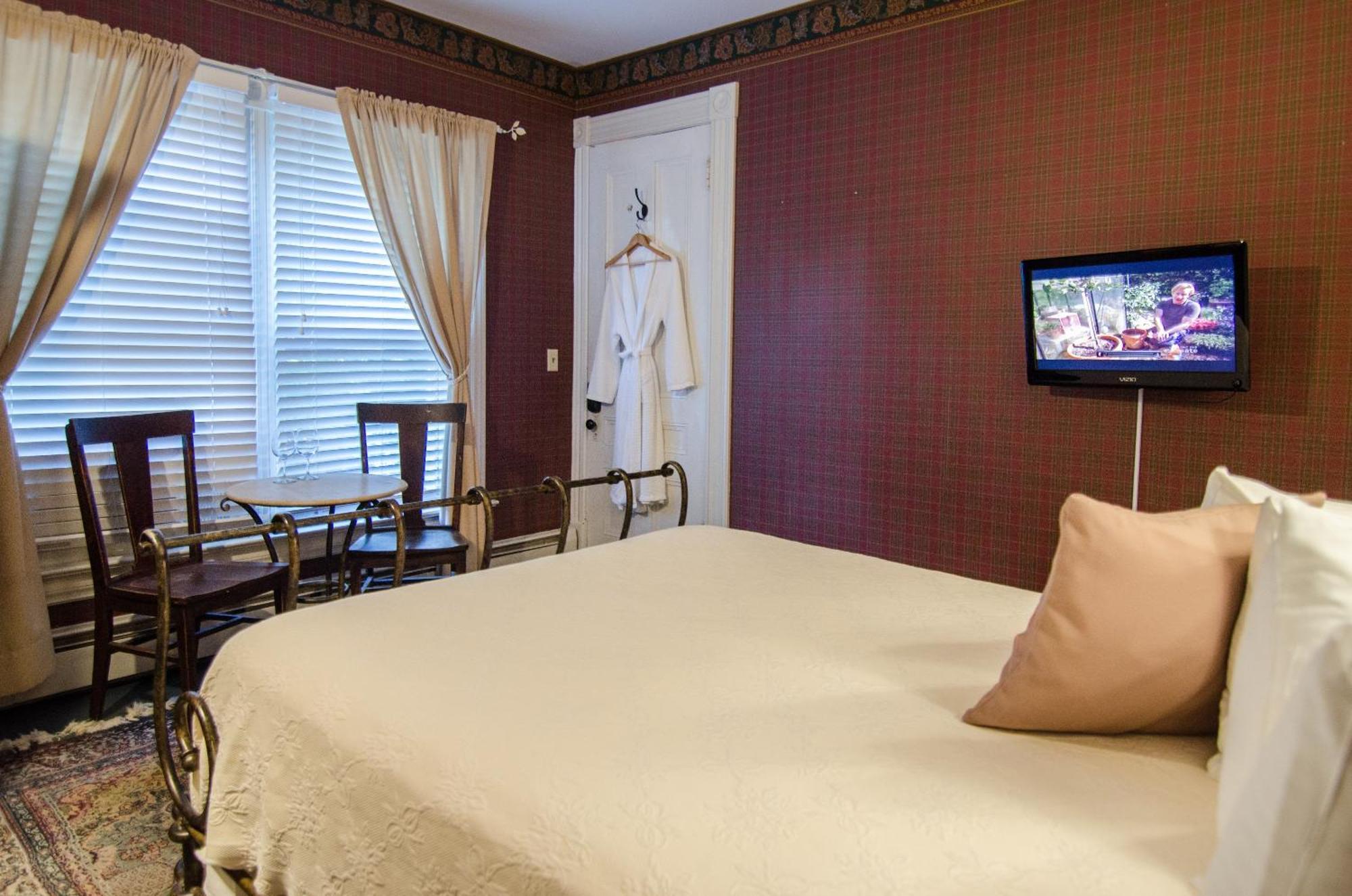 Heart Of The Village Bed & Breakfast In Shelburne Vt Phòng bức ảnh
