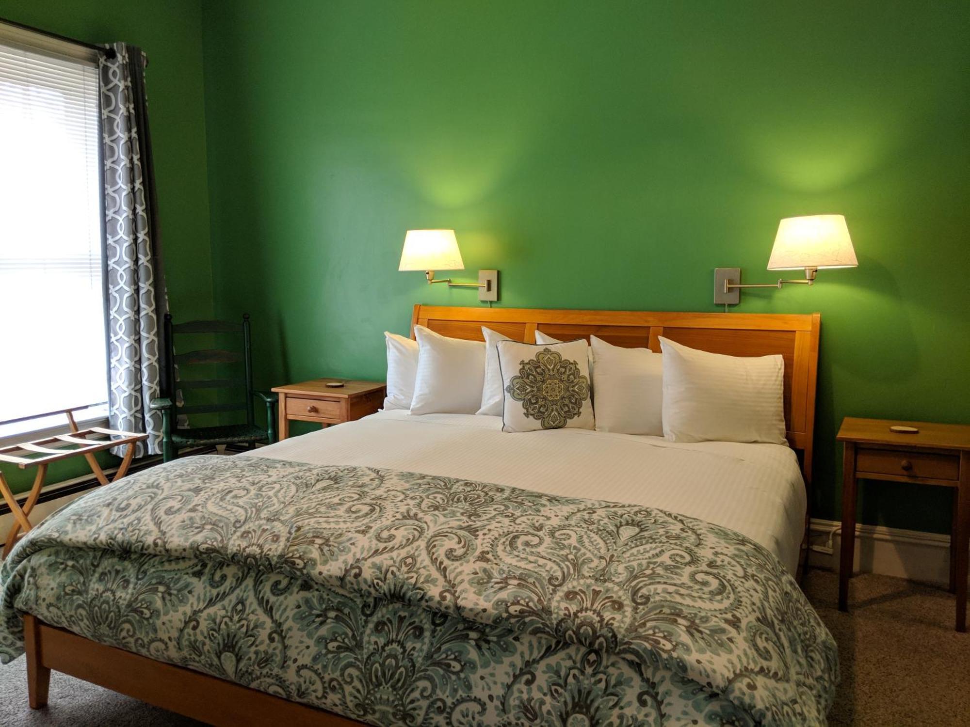 Heart Of The Village Bed & Breakfast In Shelburne Vt Phòng bức ảnh